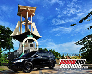 Pro Audioworkshop Honda CRV @ SoundAndMachine.com
